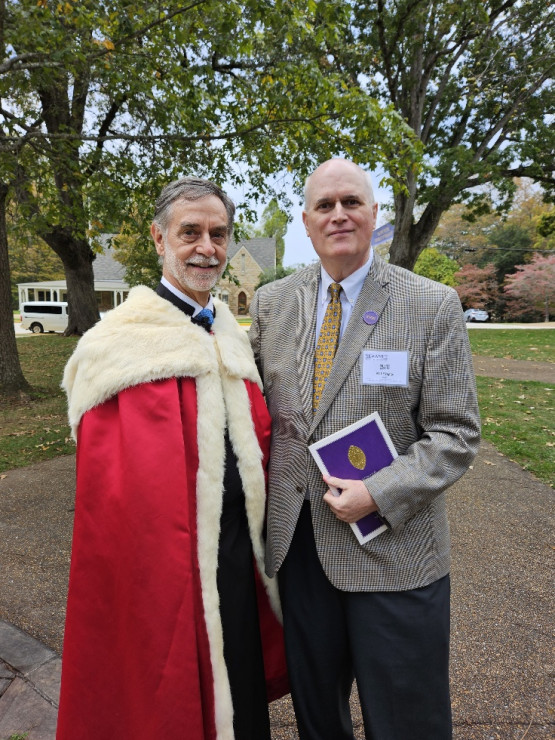 Bill Skaggs, C'76, with classmate Vice-Chancellor Rob Pearigen, C'76, P'14, P'17, at Pearigen's installation in 2023